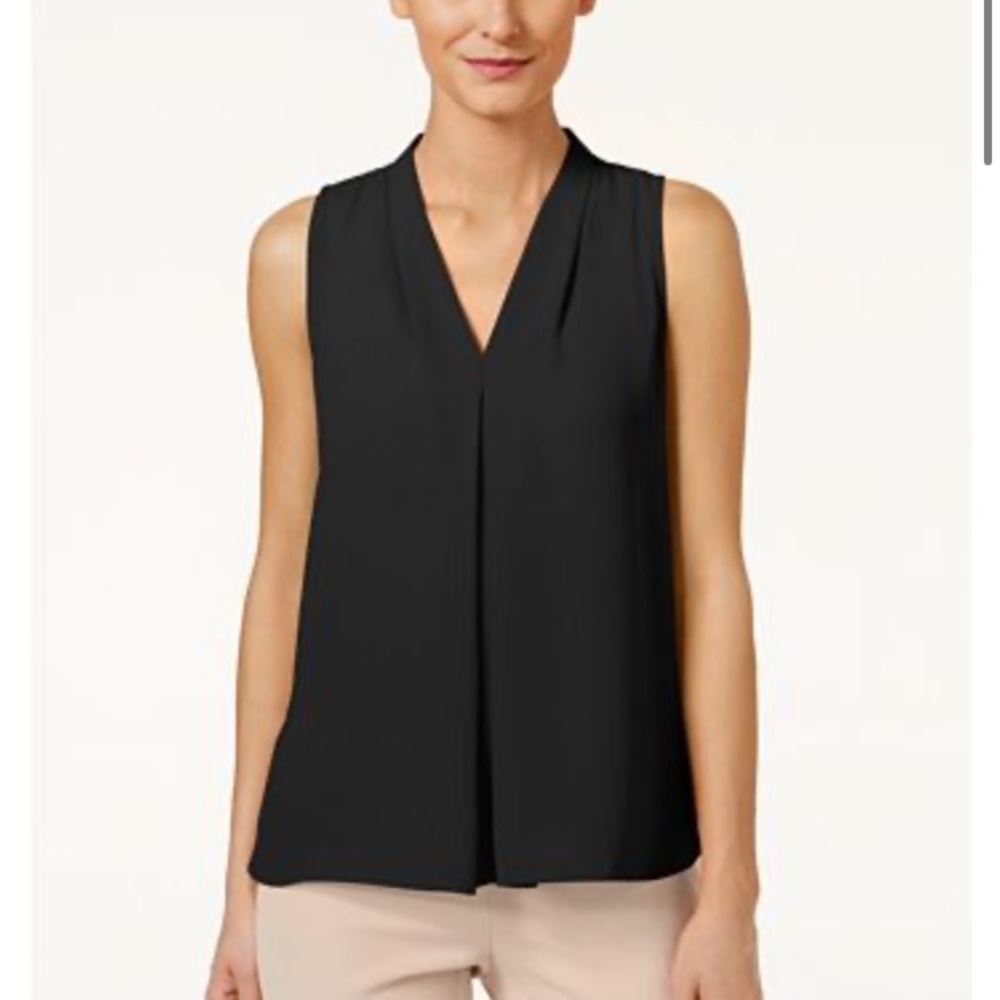 🚚MOVING SALE🚚 EUC Vince Camuto | Inverted Pleat Blouse ✨MOST OFFERS ACCEPTED✨ - Picture 2 of 5